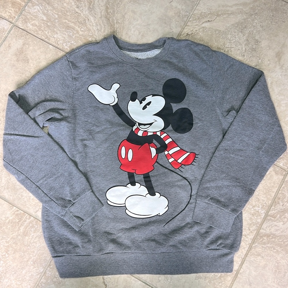 Disney Mickey Mouse Crew Neck Sweatshirt. Size L.